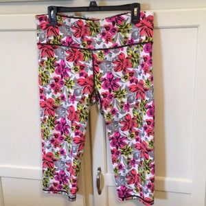 Victoria Secret Sport VSX Workout Capris Size L